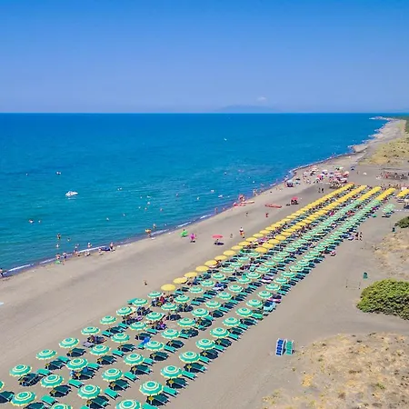 Aparthotel Village With Swimming-pool And Private Equipped In Montalto Marina *